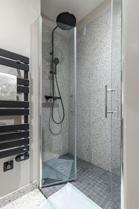 La Croix - Old Town Modern - 2 Bedrooms *