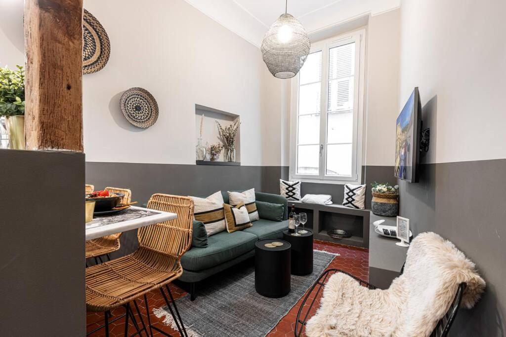 La Croix - Old Town Modern - 2 Bedrooms Apartment *