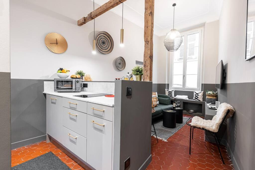 Apartment La Croix - Old Town Modern - 2 Bedrooms *
